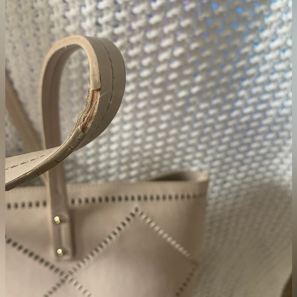 WITH 212 Women’s Cream/Beige Tote or Laptop Bag w/Diamond Pattern Perforation - Picture 13 of 14
